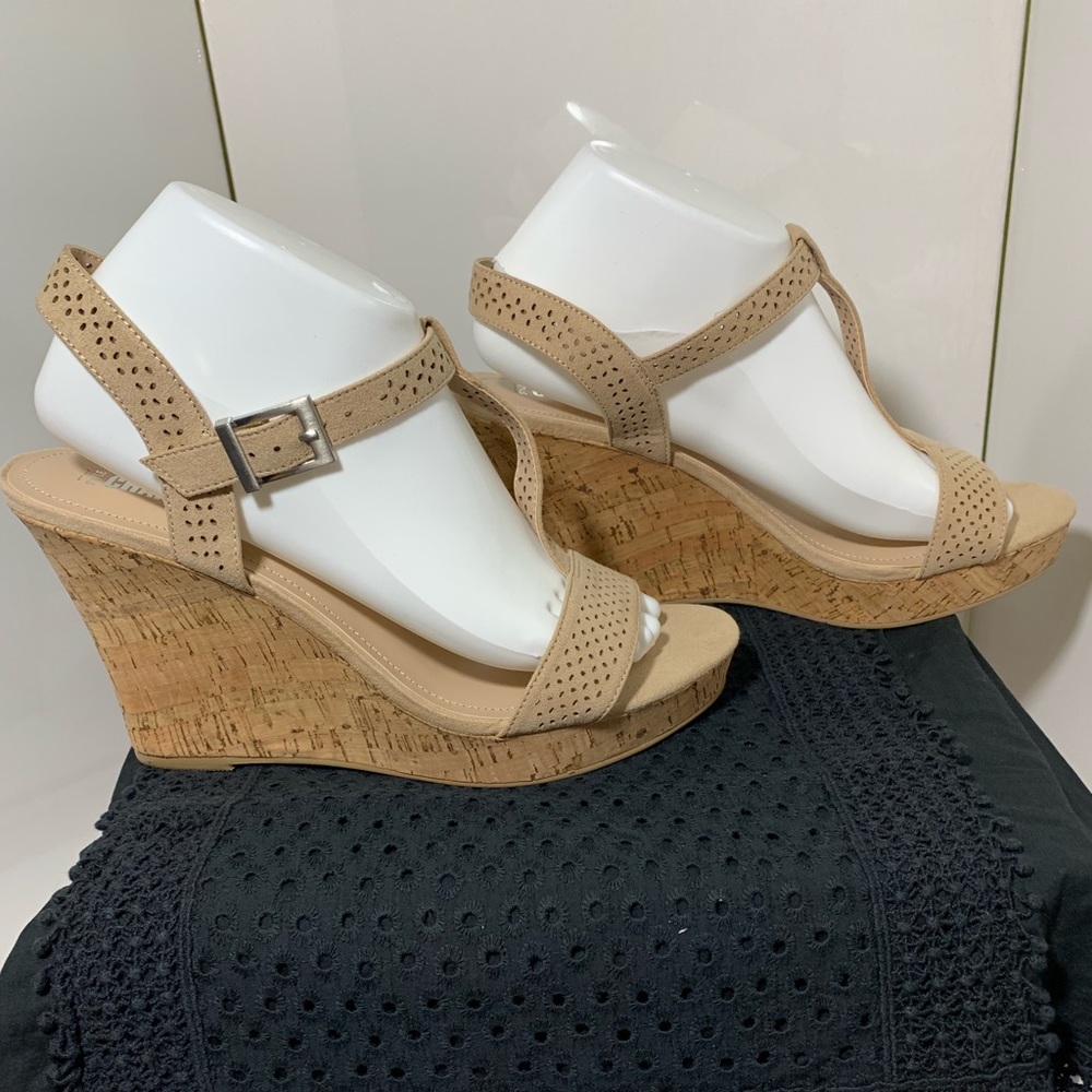 Style Charles Wedge Heels Size 10.5 Taupe/Nude